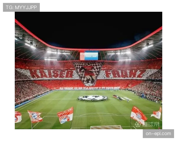 安联球场响起嘘声，球迷不满拜仁长时间在后场倒脚控制节奏